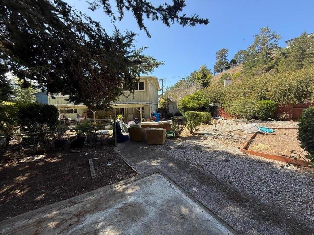 1352 Redwood Way