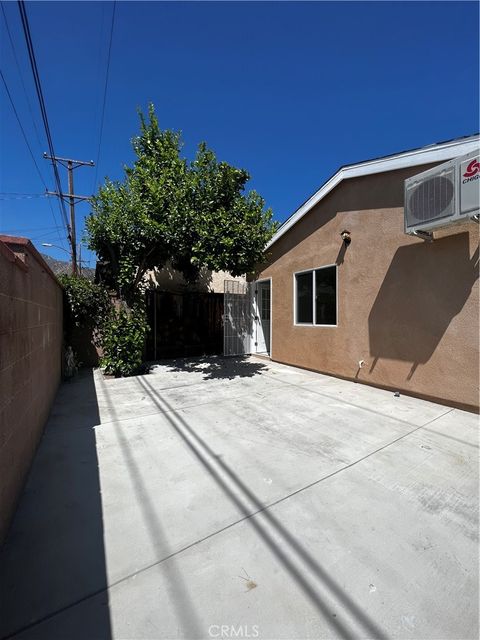 Photo of 1231 Allen Ave, Glendale, CA 91201 (MLS # SR25251948)