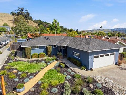 Photo of 395 Heidi Drive, Morgan Hill, CA 95037 (MLS # ML82043681)