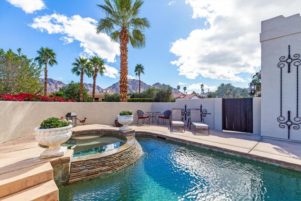 53525 Avenida Juarez