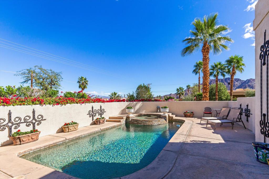 53525 Avenida Juarez