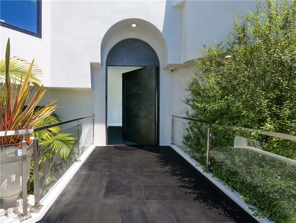 6224 Ocean Terrace Drive
