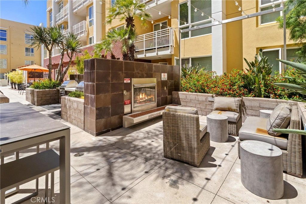 21301 Erwin Street 511