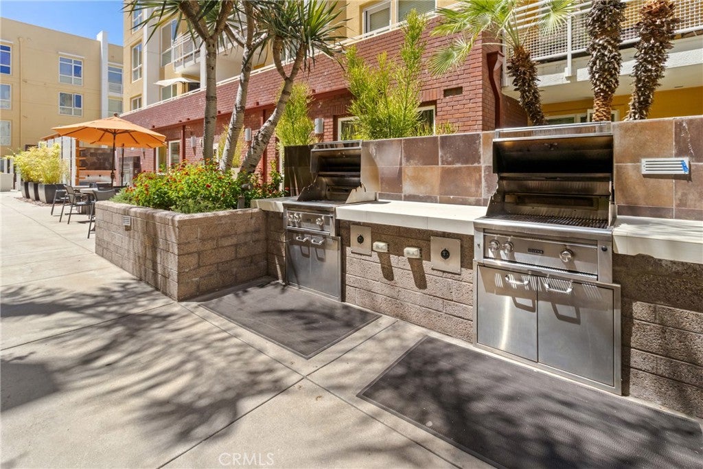 21301 Erwin Street 511