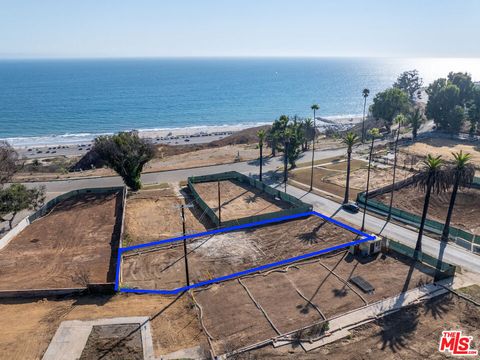 Photo of 316 Swarthmore Avenue, Pacific Palisades, CA 90272 (MLS # 25585047)