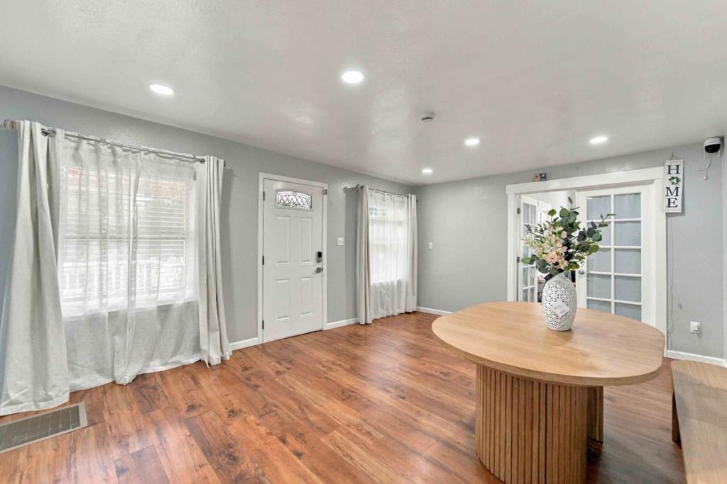 21513 Betty Ann Court