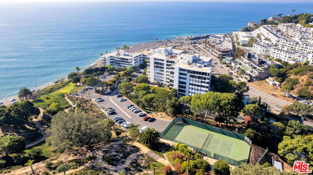 Photo of 17350 W Sunset Boulevard #506C, Pacific Palisades, CA 90272 (MLS # 26654099)