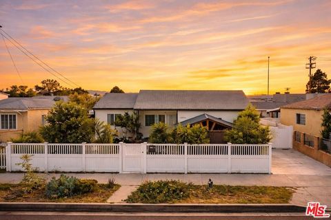 Photo of 10554 Lanark Street, Sun Valley, CA 91352 (MLS # 26697259)