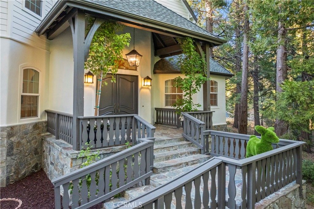 Photo of 29198 Pigeon Hawk Lane, Lake Arrowhead, CA 92352 (MLS # IG25242704)