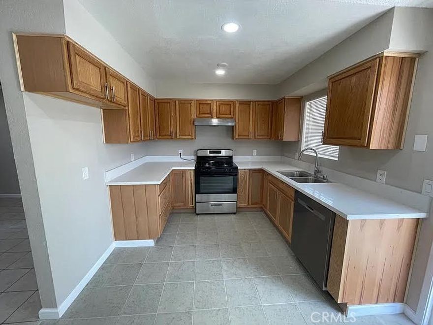 Completely remodeled 2 Bedrooms 1 Bath with a private back yard and 1 car garage can be used as storage. 
New Kitchen, cabinets, granite countertop, appliances, modern tile flooring, double-pane windows, bathroom tile cabinet with double sink. 
Centrally located in Cathedral City, walking distance from Ramon Rd. & Date palm.

1-year lease.