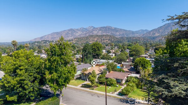 327 W Lemon Avenue
