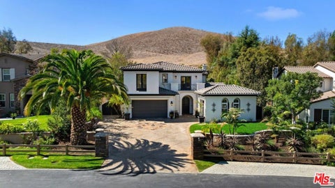 Photo of 367 Loire Valley Drive, Simi Valley, CA 93065 (MLS # 26101806)