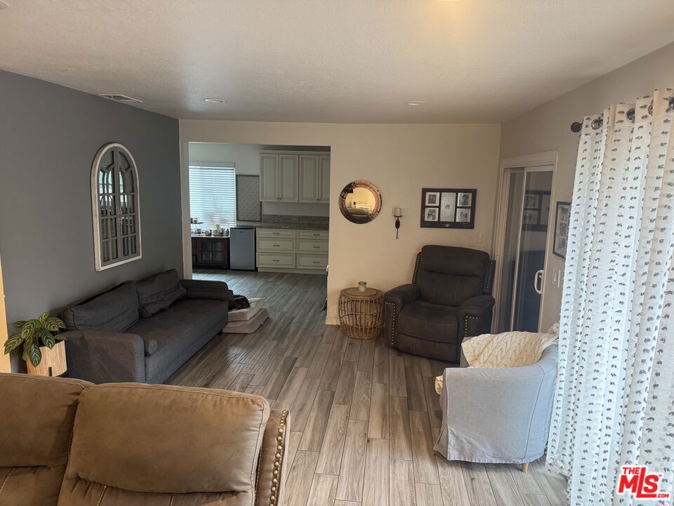 1570 S Santa Fe Avenue