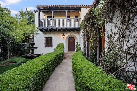 Photo of 1901 El Cerrito Place, Los Angeles, CA 90068 (MLS # 25620215)