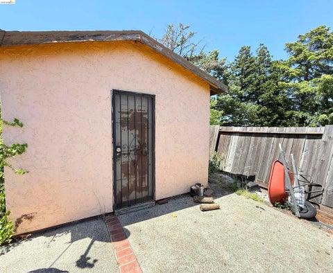Tiny photo for 133 Meadowlark Way WAY, Hercules, CA 94547 (MLS # 41142268)