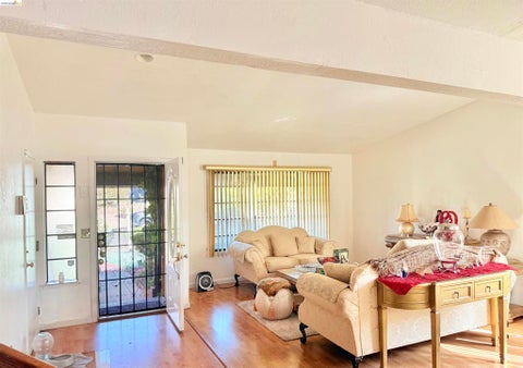 Tiny photo for 133 Meadowlark Way WAY, Hercules, CA 94547 (MLS # 41142268)