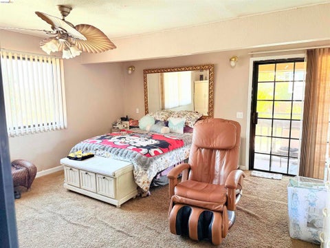 Tiny photo for 133 Meadowlark Way WAY, Hercules, CA 94547 (MLS # 41142268)