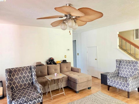 Tiny photo for 133 Meadowlark Way WAY, Hercules, CA 94547 (MLS # 41142268)