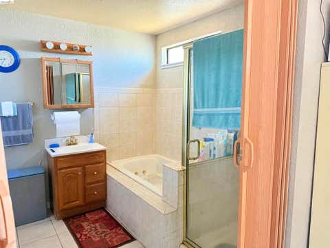 Tiny photo for 133 Meadowlark Way WAY, Hercules, CA 94547 (MLS # 41142268)