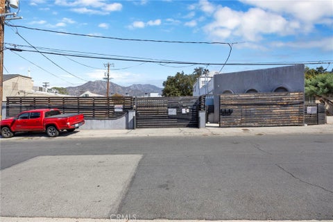 Photo of 10446 Scoville AVE, Sunland, CA 91040 (MLS # GD26215660)