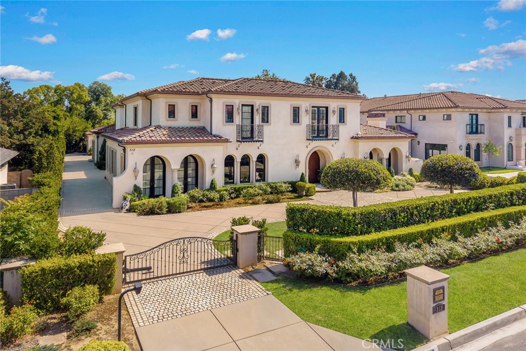 312 W Palm Drive