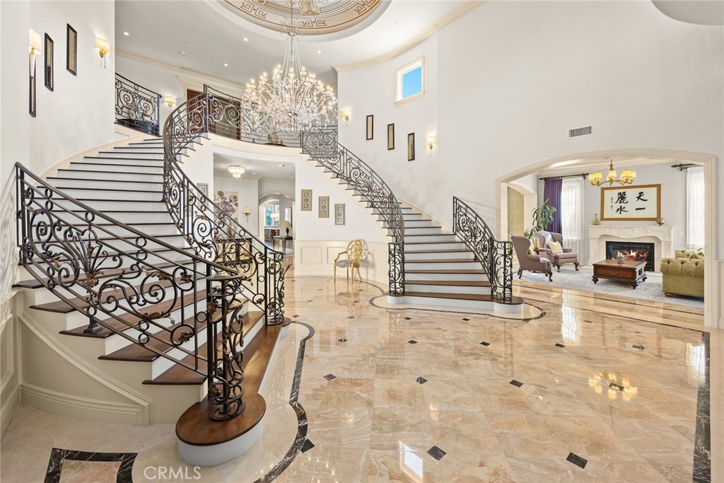 312 W Palm Drive