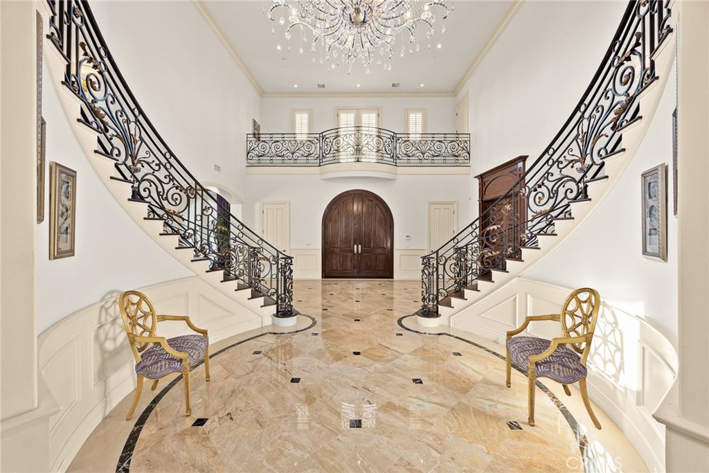 312 W Palm Drive