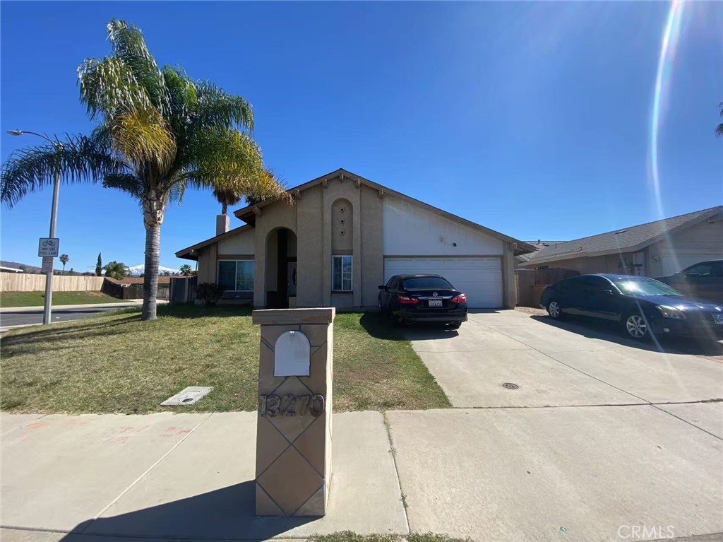 13270 Larkhaven