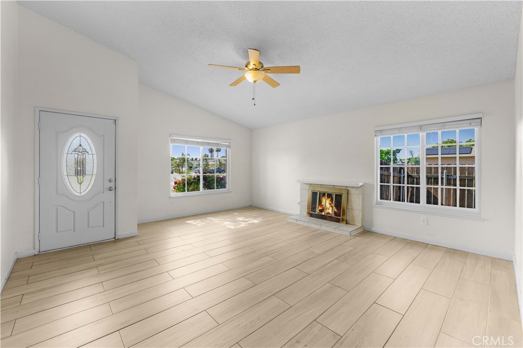 13270 Larkhaven