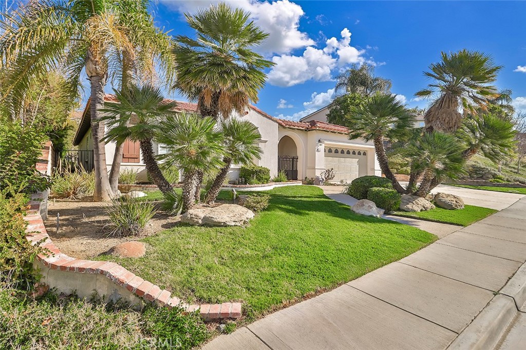 5421 Moonshadow Street