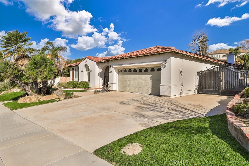 5421 Moonshadow Street
