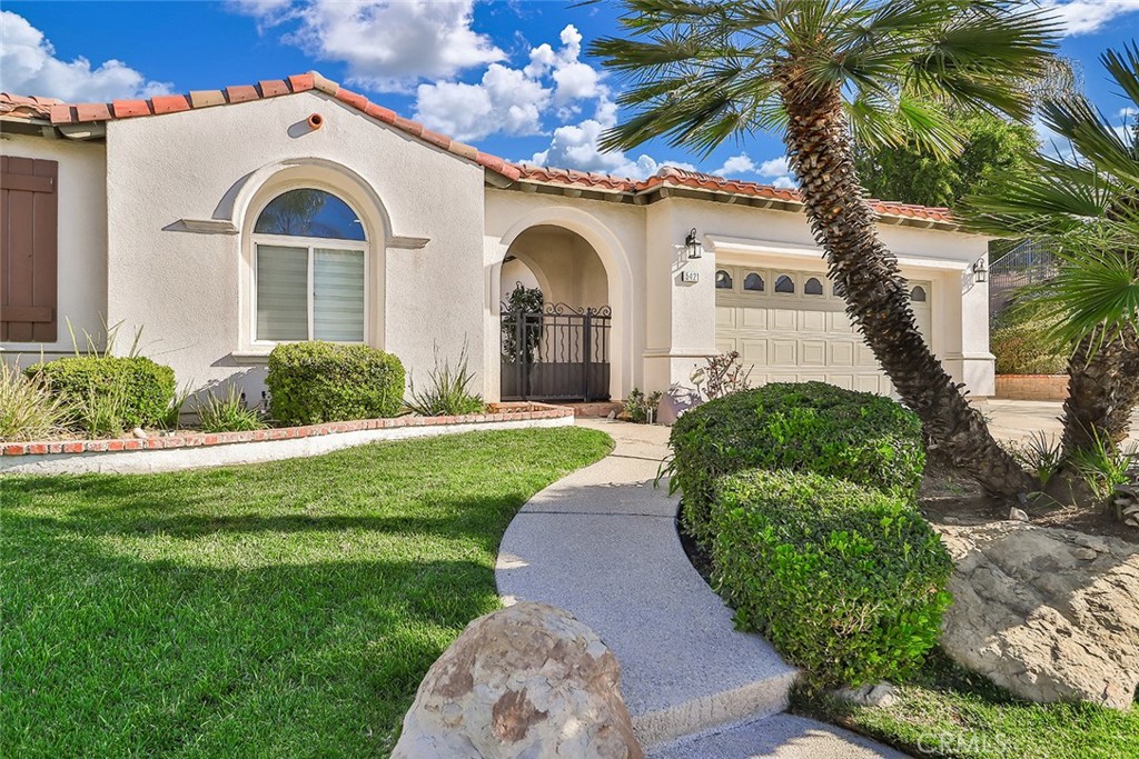 5421 Moonshadow Street