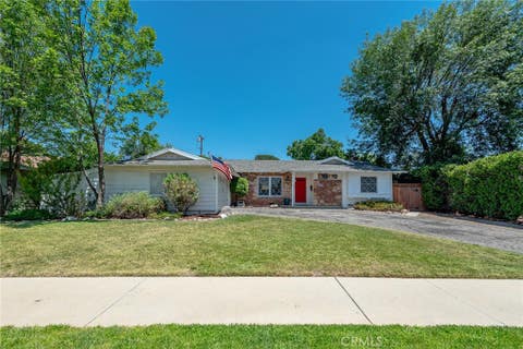 Photo of 20727 Germain ST, Chatsworth, CA 91311 (MLS # SR26135423)
