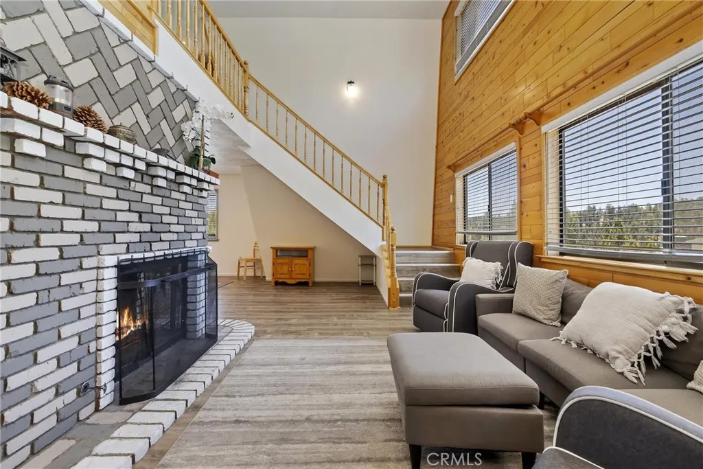 Fawnskin, California 92333, United States, 5 Bedrooms Bedrooms, ,4 BathroomsBathrooms,Residential,Active,153758