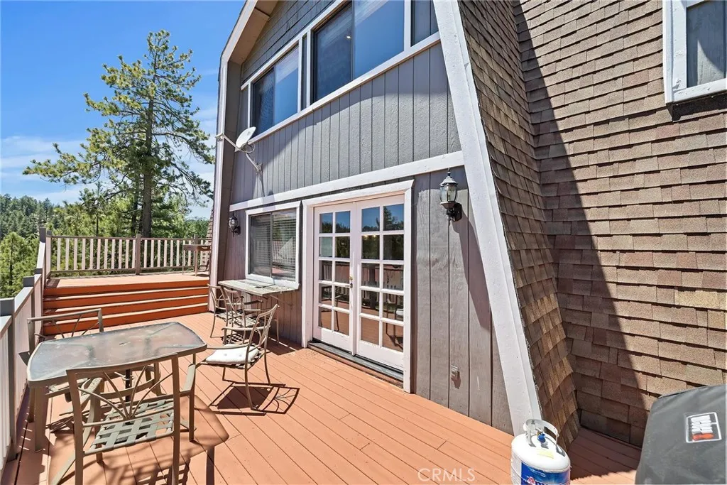 Fawnskin, California 92333, United States, 5 Bedrooms Bedrooms, ,4 BathroomsBathrooms,Residential,Active,153758