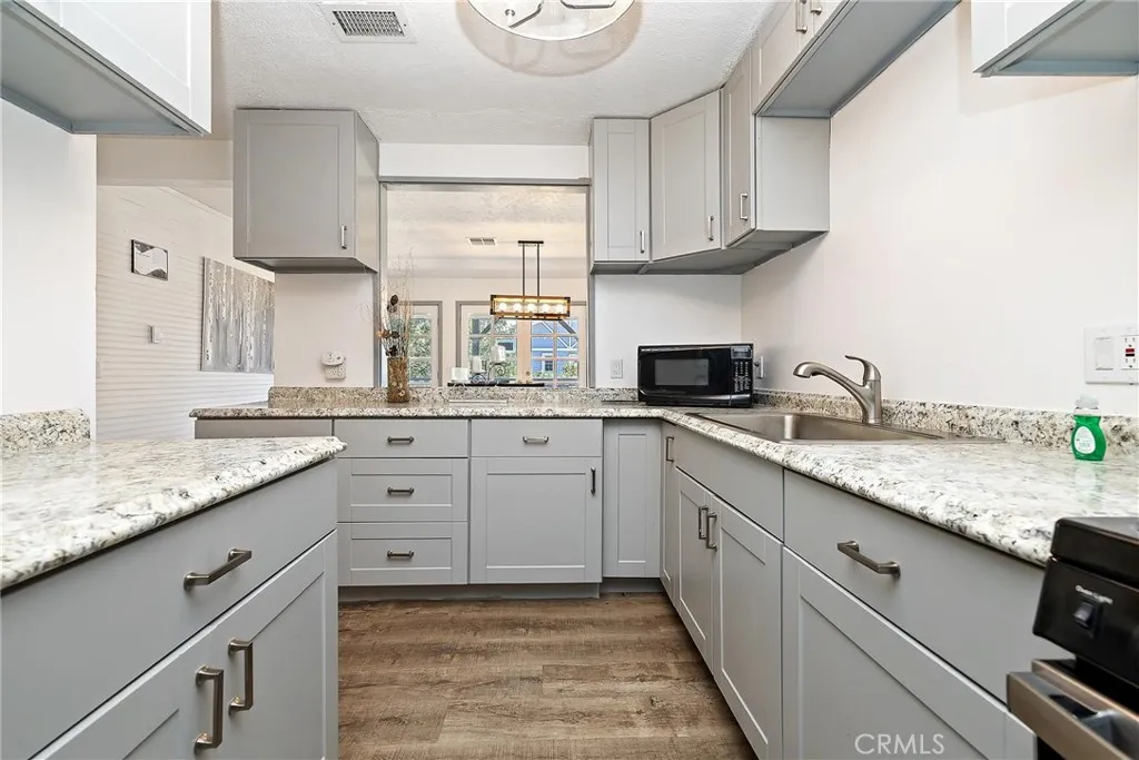 Fawnskin, California 92333, United States, 5 Bedrooms Bedrooms, ,4 BathroomsBathrooms,Residential,Active,153758