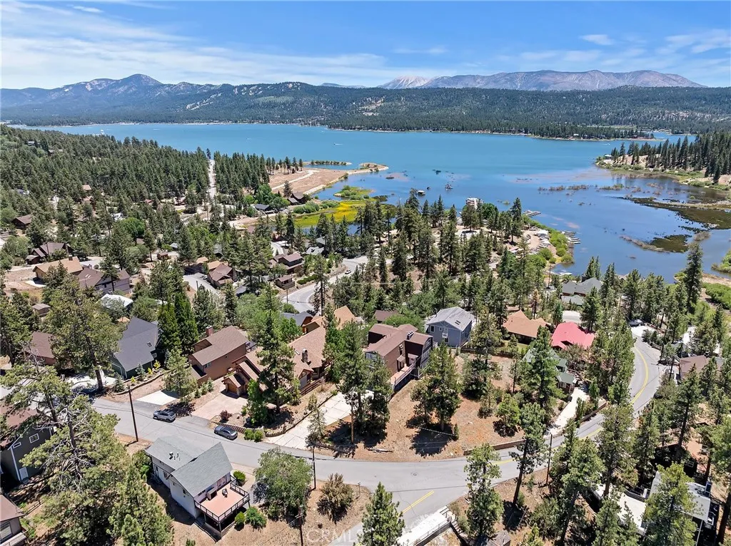 Fawnskin, California 92333, United States, 5 Bedrooms Bedrooms, ,4 BathroomsBathrooms,Residential,Active,153758