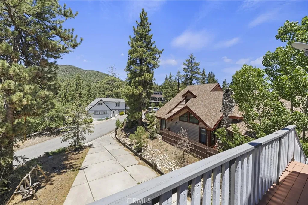 Fawnskin, California 92333, United States, 5 Bedrooms Bedrooms, ,4 BathroomsBathrooms,Residential,Active,153758