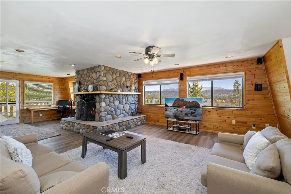 Fawnskin, California 92333, United States, 5 Bedrooms Bedrooms, ,4 BathroomsBathrooms,Residential,Active,153758