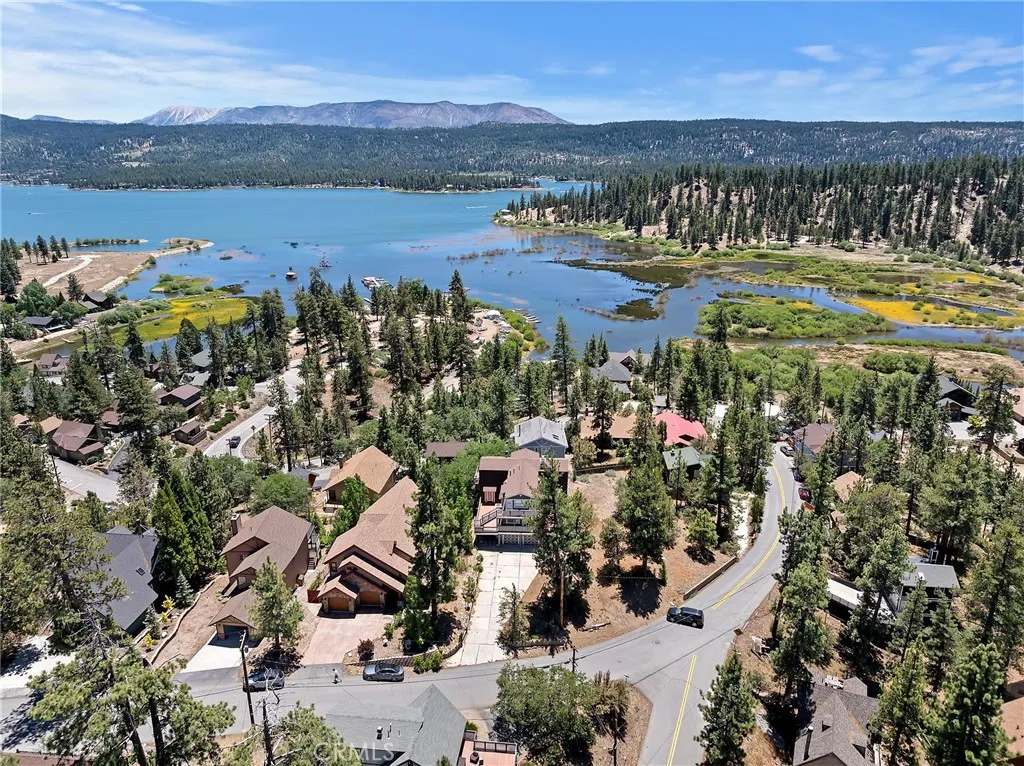 Fawnskin, California 92333, United States, 5 Bedrooms Bedrooms, ,4 BathroomsBathrooms,Residential,Active,153758