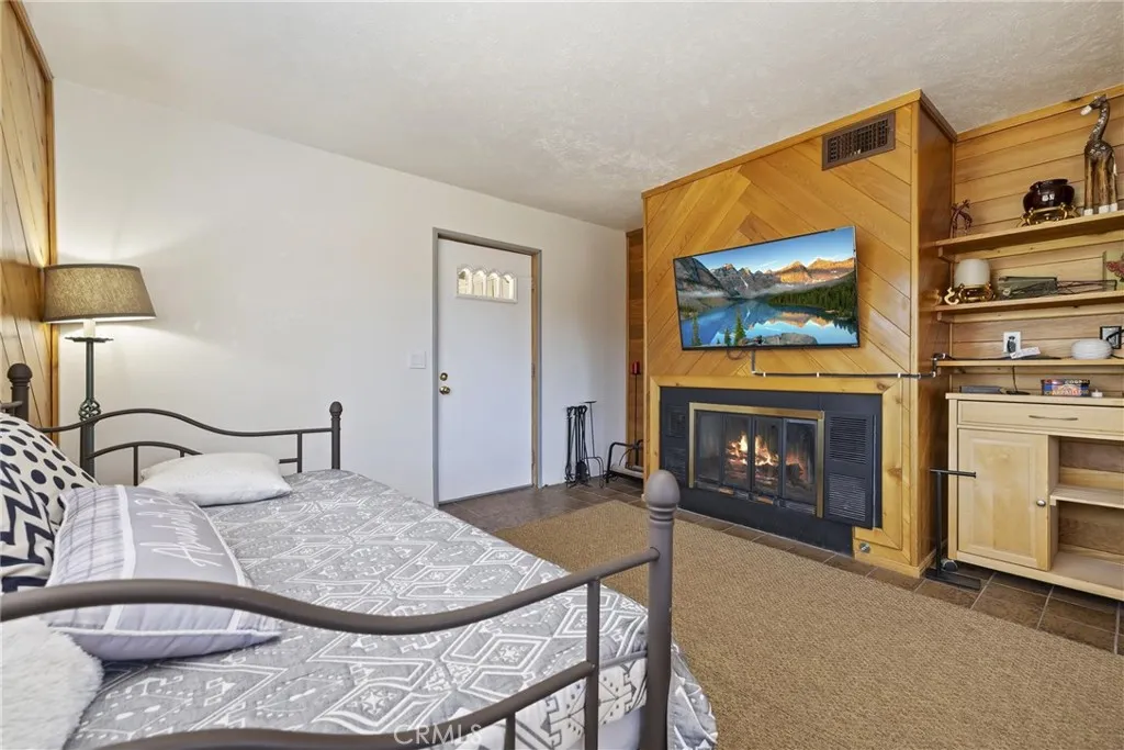 Fawnskin, California 92333, United States, 5 Bedrooms Bedrooms, ,4 BathroomsBathrooms,Residential,Active,153758