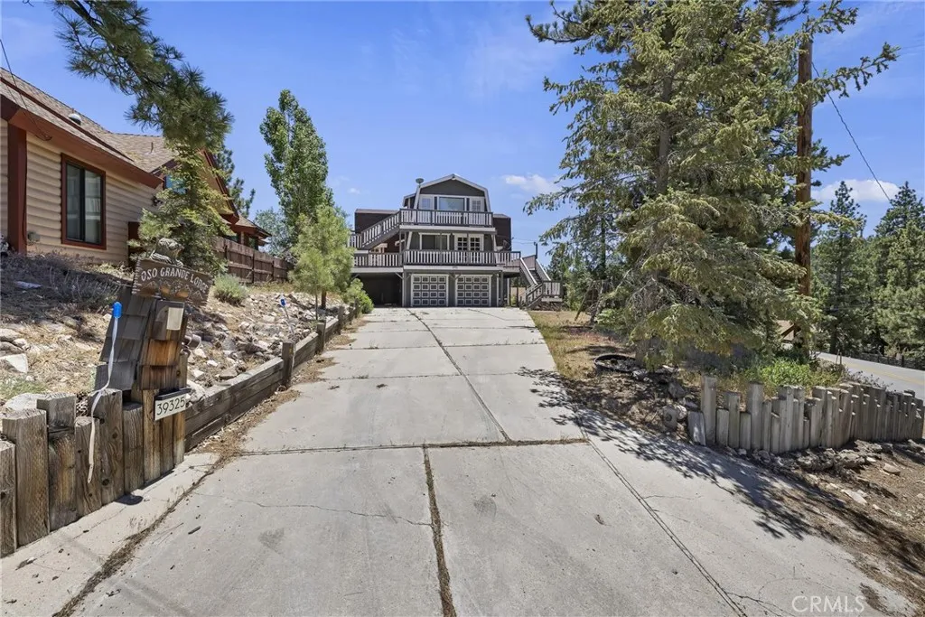 Fawnskin, California 92333, United States, 5 Bedrooms Bedrooms, ,4 BathroomsBathrooms,Residential,Active,153758