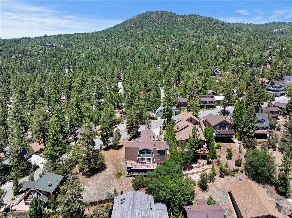 Fawnskin, California 92333, United States, 5 Bedrooms Bedrooms, ,4 BathroomsBathrooms,Residential,Active,153758