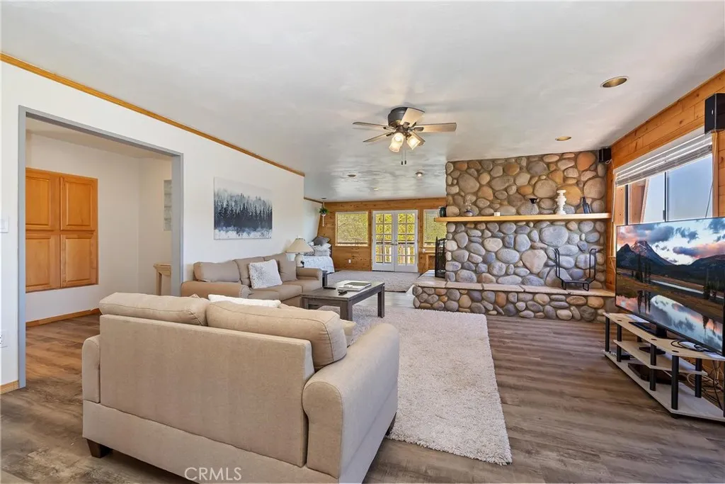 Fawnskin, California 92333, United States, 5 Bedrooms Bedrooms, ,4 BathroomsBathrooms,Residential,Active,153758