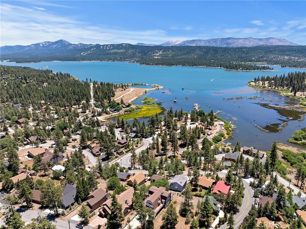 Fawnskin, California 92333, United States, 5 Bedrooms Bedrooms, ,4 BathroomsBathrooms,Residential,Active,153758