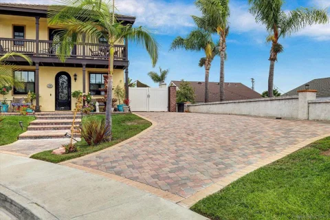 523 Hatherly St, Vista, CA 92083 - MLS#: 260013265SD