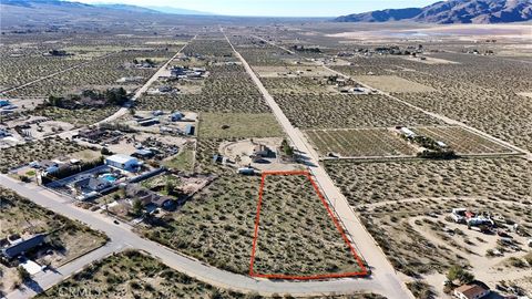Photo of 500 Clark Rd. St, Lucerne Valley, CA 92356 (MLS # HD25030217)