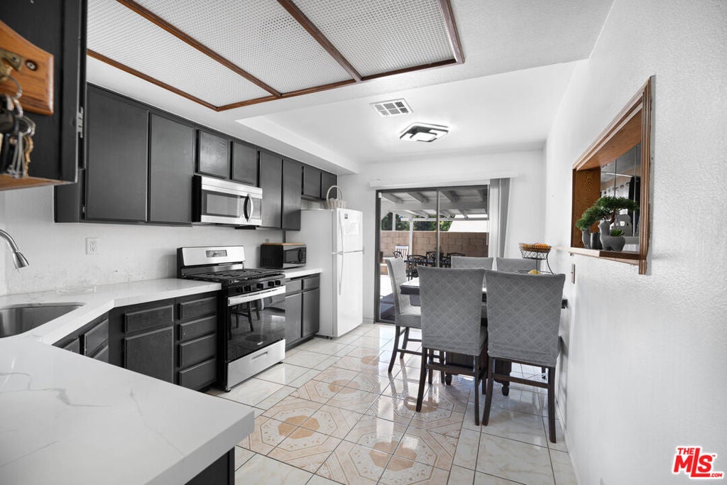 37603 Melton Avenue