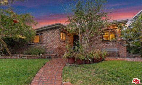 Photo of 7449 Kentwood Avenue, Los Angeles, CA 90045 (MLS # 26640919)