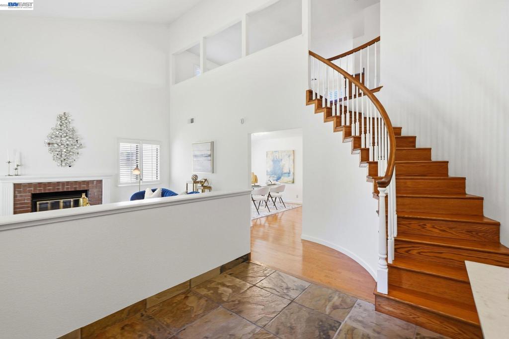 883 Dover Cir